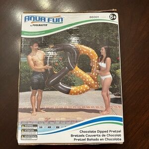 New Aqua Fun Poolmaster Chocolate Dipped Pretzel Float. 54in x 56in